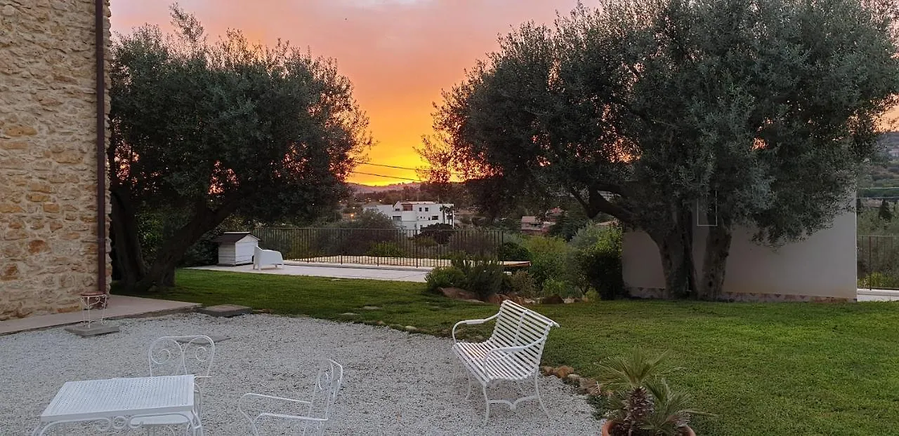Uliwood Hotel Caltanissetta 0*,