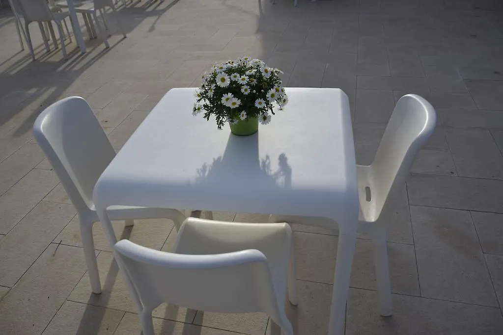 Uliwood Hotel Caltanissetta 0*,